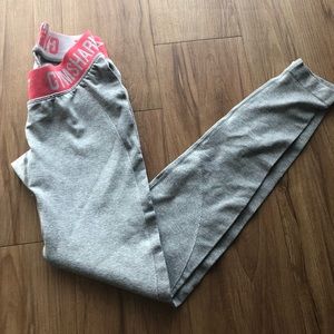Gym shark leggings.